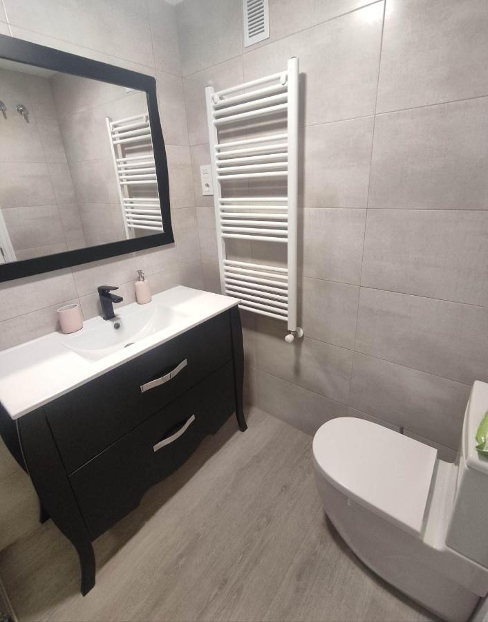 カストロ・ウルディアレスPrecioso Apartamento Con Terraza, Pistas De Padel Y Piscinasアパートメント エクステリア 写真